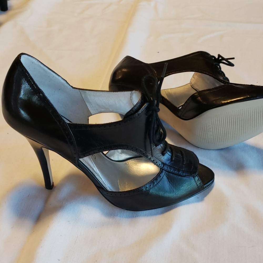 Heels - Picture 4 of 5